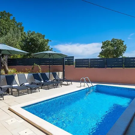 Holiday home Martulin Pula