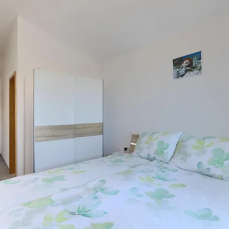 Martulin Holiday home