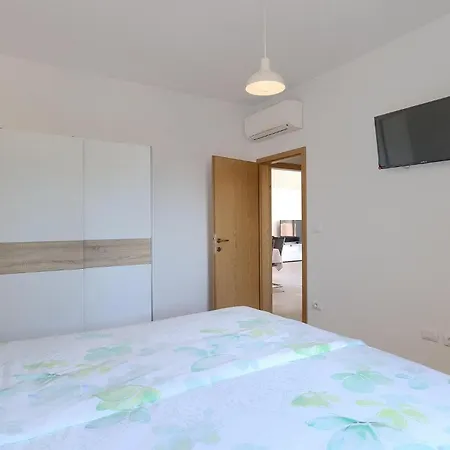Holiday home Martulin Pula