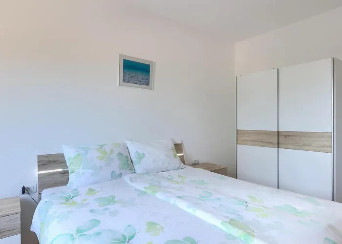 Martulin 펜션 풀라